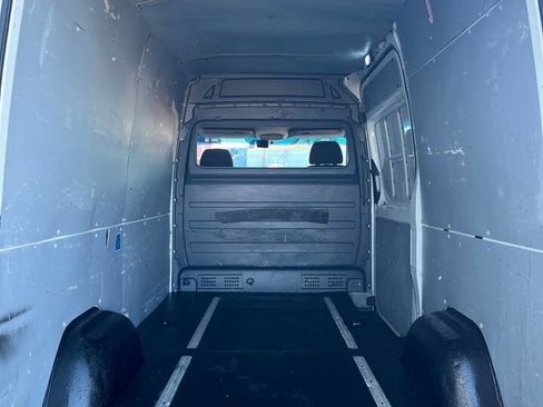 Used 2010 Freightliner Sprinter 2500 image 13