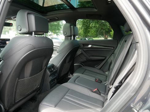 Used 2022 Audi SQ5 Prestige w/ Prestige Package image 16