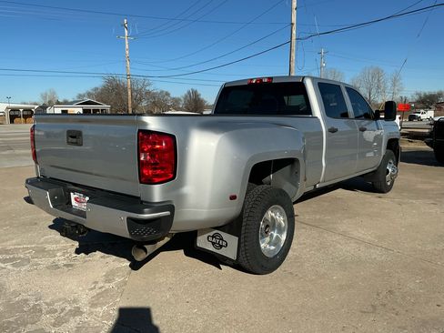Used 2015 Chevrolet Silverado 3500 LT w/ LT Convenience Package image 6