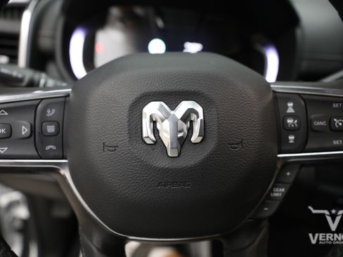 Used 2025 RAM 3500 Laramie AWD/4WD image 21