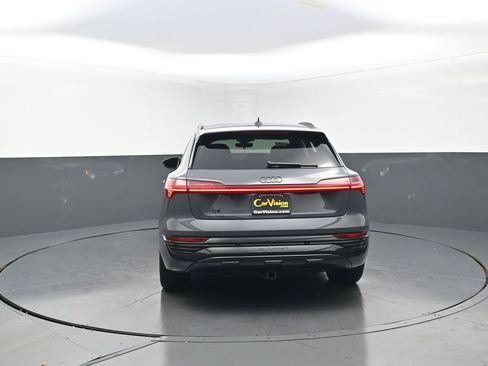 Used 2024 Audi Q8 e-tron Prestige w/ Prestige Package image 8