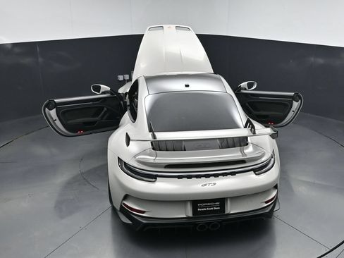 Certified 2022 Porsche 911 GT3 RWD image 32