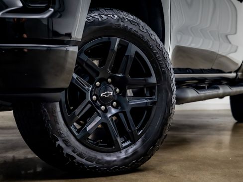 Used 2024 Chevrolet Silverado 1500 LT Trail Boss w/ LT Trail Boss Premium Package AWD/4WD image 24