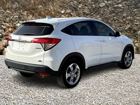 Used 2022 Honda HR-V LX image 2