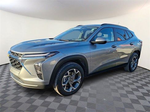 Certified 2024 Chevrolet Trax LT image 3