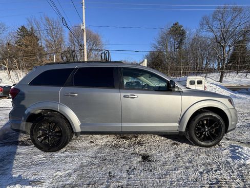 Used 2019 Dodge Journey SE w/ Premium Group image 6