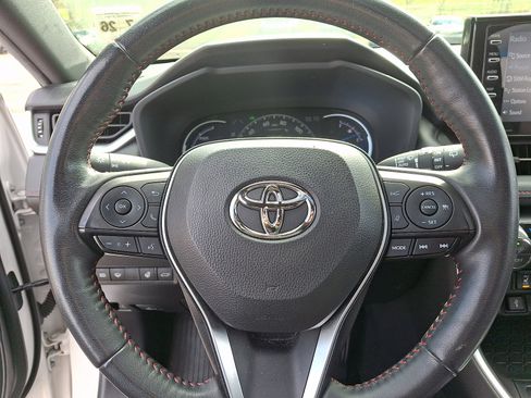 Used 2021 Toyota RAV4 SE w/ Weather & Moonroof Package AWD/4WD image 25