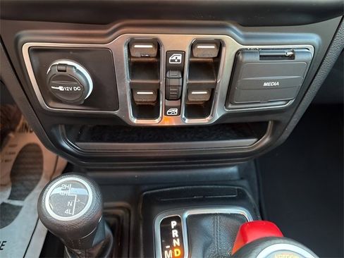 Used 2022 Jeep Wrangler Unlimited Sport w/ Technology Group image 16