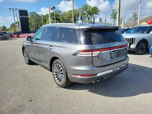 Used 2024 Lincoln Aviator Reserve AWD/4WD image 3