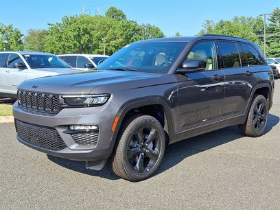 New 2025 Jeep Grand Cherokee Limited w/ Black Appearance Package