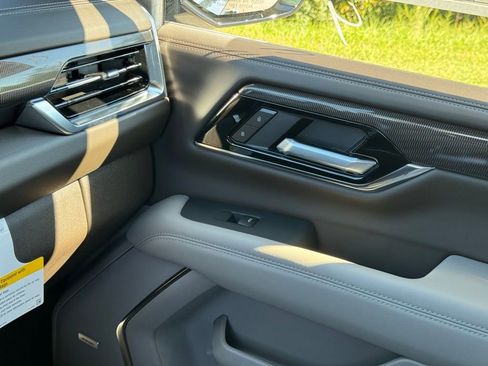 New 2026 GMC Yukon Elevation image 34