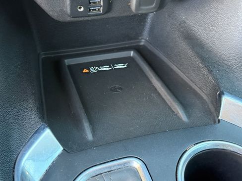 Used 2021 Chevrolet Traverse Premier w/ Redline Edition FWD image 26