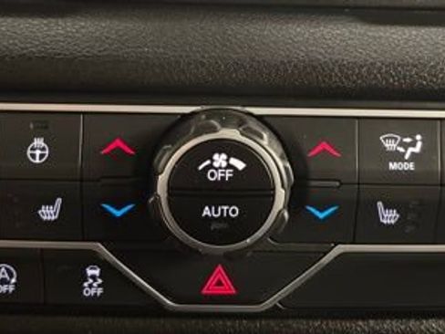 Used 2025 Jeep Wrangler Unlimited Sport AWD/4WD image 28