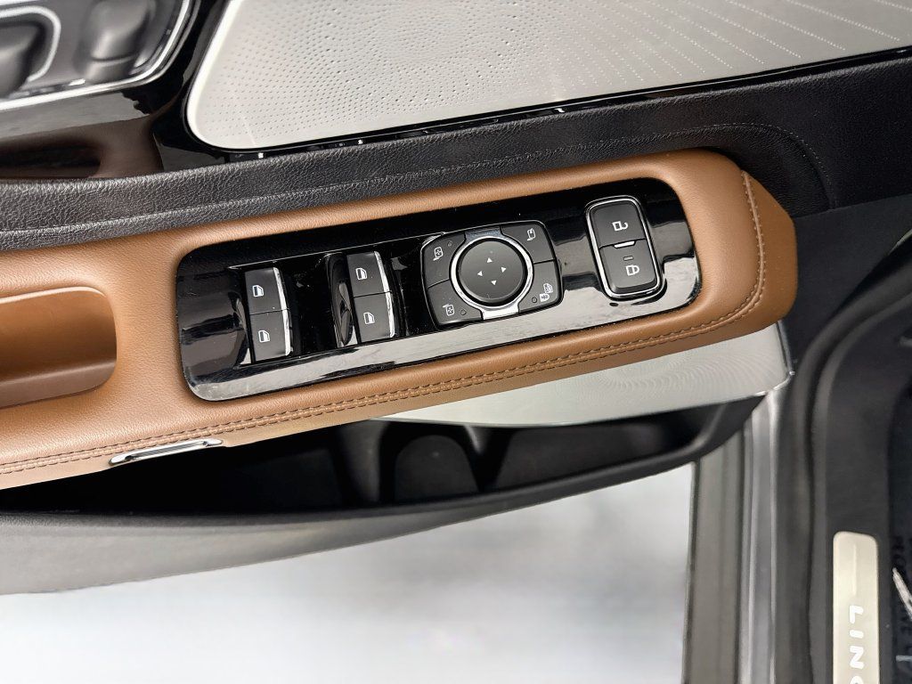 Used 2022 Lincoln Aviator Reserve w/ Equipment Group 201A RWD image 18