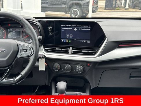 Used 2026 Chevrolet Trax RS w/ Sunroof Package FWD image 12