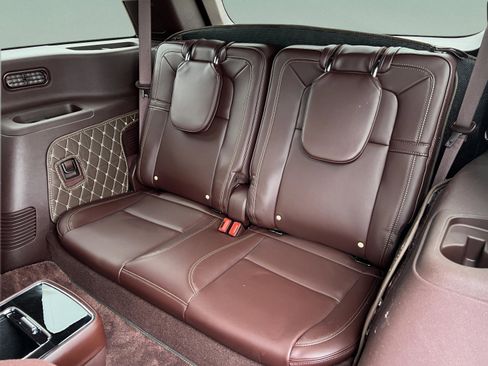Certified 2024 Lincoln Aviator Black Label w/ Class IV Trailer Tow Package AWD/4WD image 26