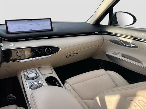 Used 2022 Genesis GV70 2.5T w/ Select Package image 27