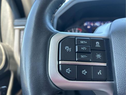 Used 2024 Ford Expedition Limited image 16