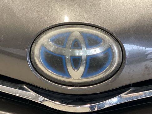 Used 2013 Toyota Prius V Five image 10