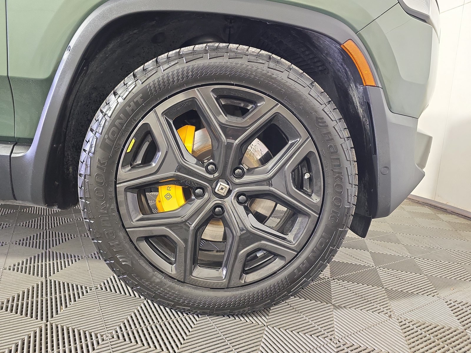Used 2023 Rivian R1T Adventure Quad AWD/4WD image 11