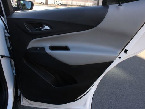 Used 2019 Chevrolet Equinox LS w/ LS Convenience Package image 14