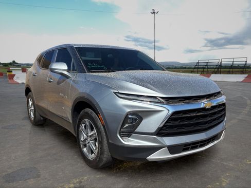 Used 2023 Chevrolet Blazer LT w/ Driver Confidence Package FWD image 2