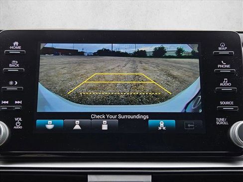 Used 2018 Honda Accord Touring image 14
