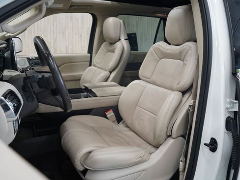 Used 2020 Lincoln Navigator L Reserve w/ Luxury Package AWD/4WD image 26