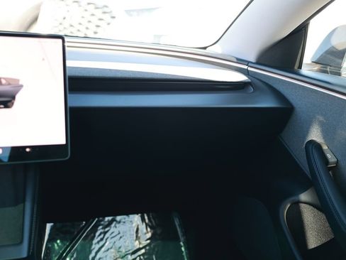 Used 2024 Tesla Model 3 Standard Range RWD image 27