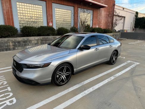 Used 2024 Honda Accord Sport image 2