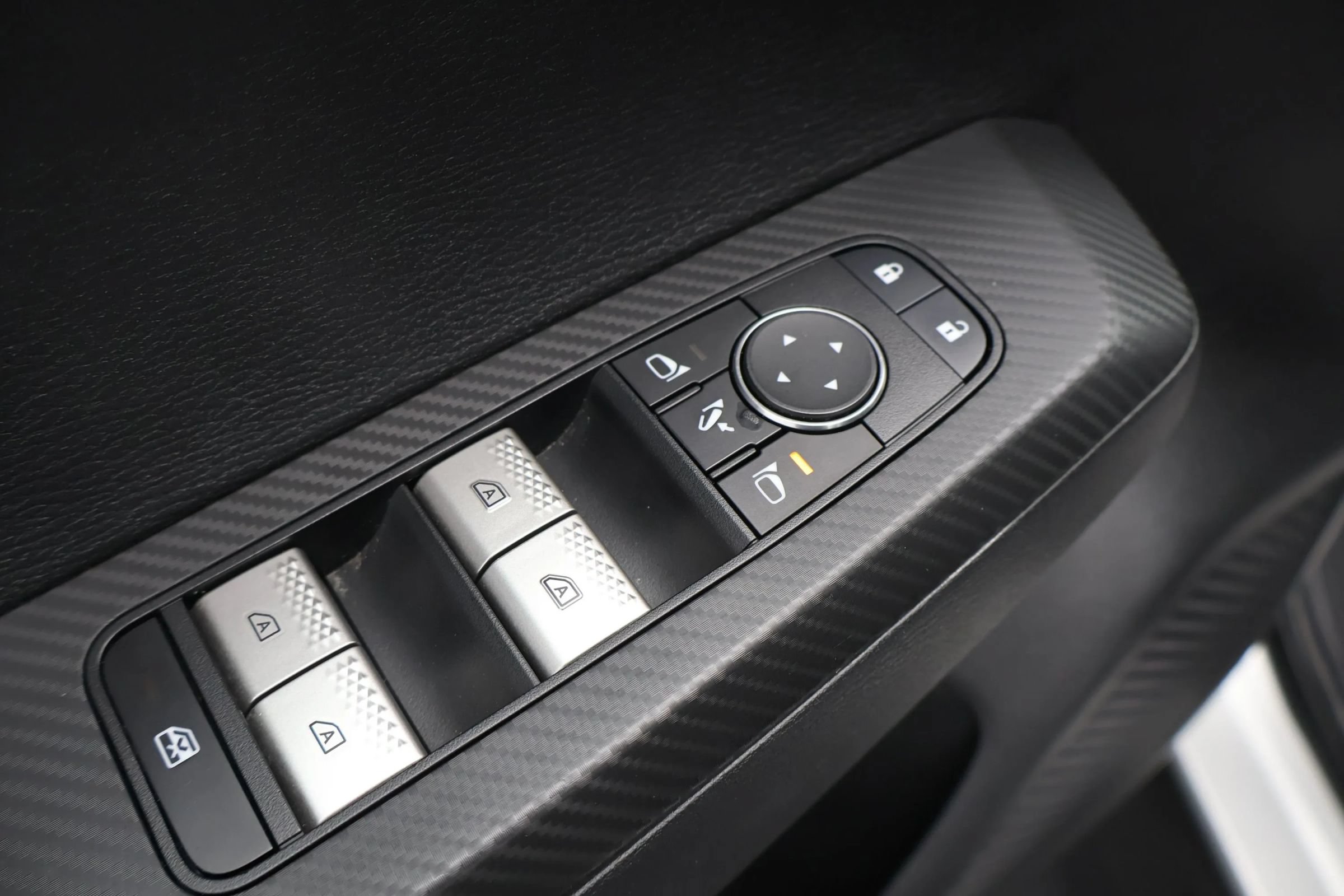 Used 2024 Mitsubishi Outlander FWD image 23