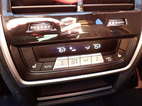 Used 2022 BMW X5 xDrive40i w/ M Sport Package image 12