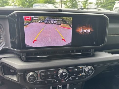 New 2026 Jeep Wrangler Unlimited Sahara AWD/4WD image 28
