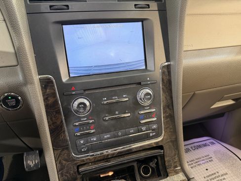 Used 2015 Lincoln Navigator Base image 20