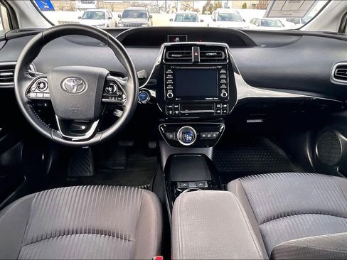 Used 2021 Toyota Prius Prime LE image 17