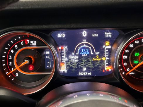 Used 2019 Jeep Wrangler Unlimited Sahara w/ Uconnect 4C Nav & Sound Group image 23