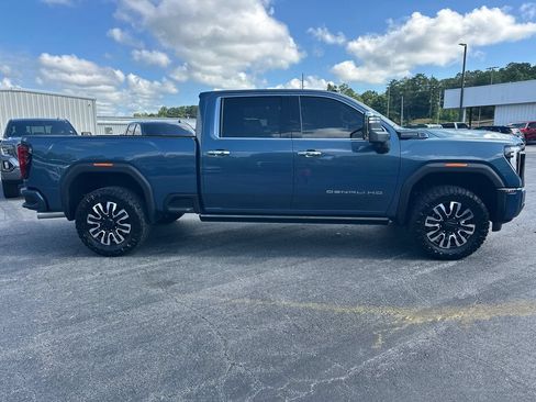 Used 2025 GMC Sierra 2500 Denali Ultimate AWD/4WD image 5