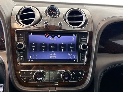 Used 2018 Bentley Bentayga image 15