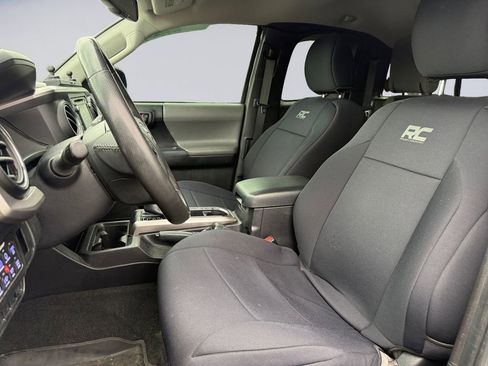 Used 2017 Toyota Tacoma SR5 w/ Tow Package image 11