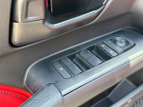Used 2025 Toyota Tacoma TRD Pro AWD/4WD image 17