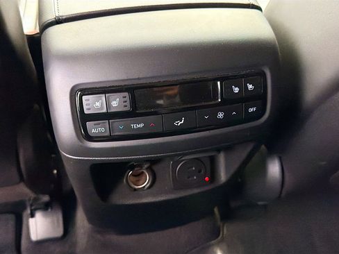 Used 2024 Hyundai Palisade SEL w/ Premium Package image 21