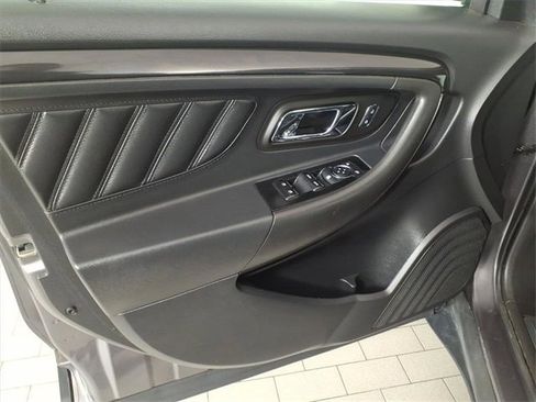 Used 2013 Ford Taurus SHO image 10