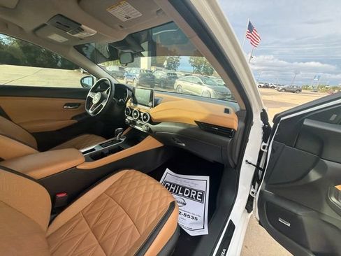Used 2025 Nissan Sentra SV w/ SV Premium Package FWD image 15