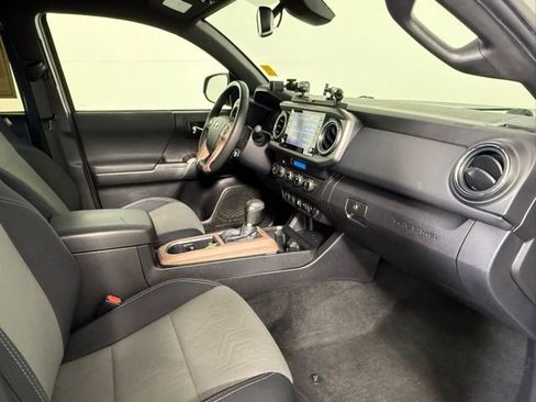 Used 2022 Toyota Tacoma TRD Off-Road w/ Technology Package image 56