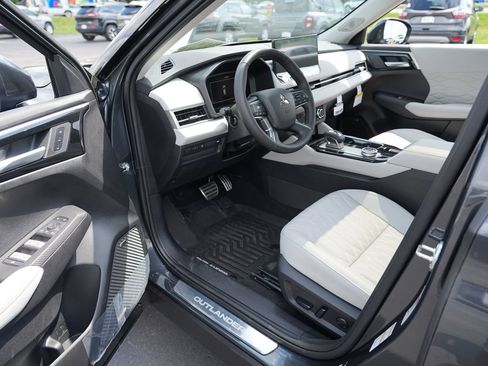 New 2026 Mitsubishi Outlander SEL AWD/4WD image 13