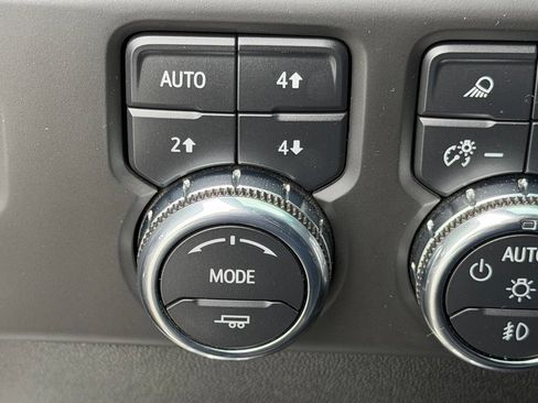 Used 2024 GMC Sierra 3500 AT4 w/ AT4 Premium Plus Package AWD/4WD image 14