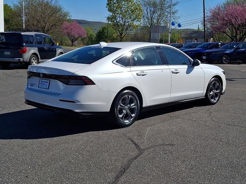 Used 2023 Honda Accord EX image 6
