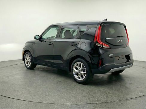 Used 2025 Kia Soul LX image 6