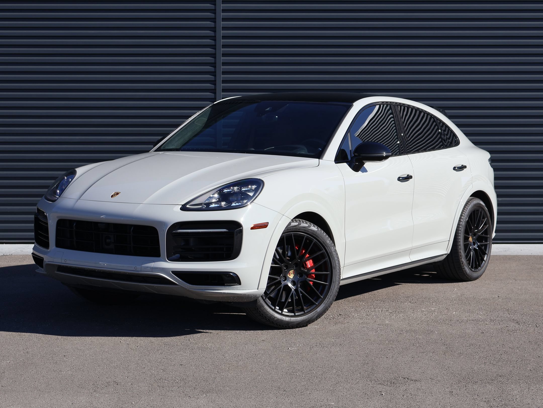 Used 2023 Porsche Cayenne GTS AWD/4WD image 1