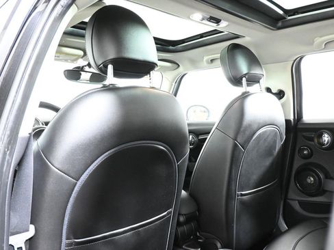 Used 2016 MINI Cooper 4-Door Hardtop image 25